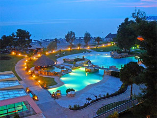 LAGOMANDRA BEACH HOTEL