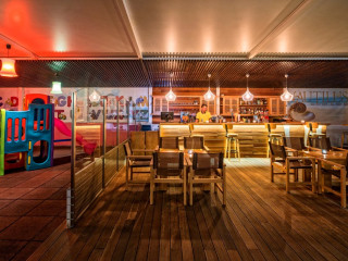 LAGOMANDRA BEACH HOTEL & SUITES