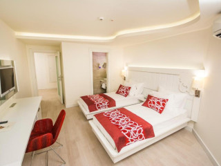 Laguna Beach Alya Resort And Spa