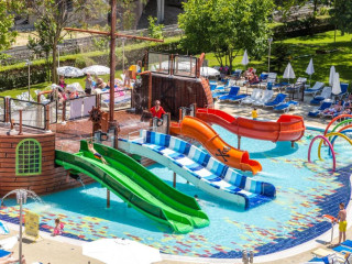 LAGUNA PARK & AQUACLUB