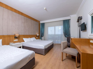 LAKE RIVER HOTEL & SPA