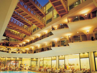 L'Ancora Beach Hotel