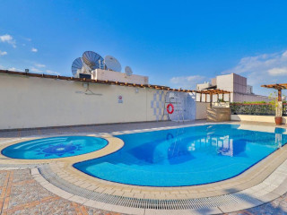 Landmark Summit Hotel