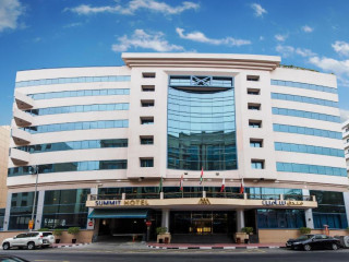 Landmark Summit Hotel