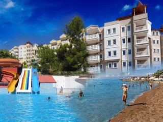 LARINA FAMILY RESORT