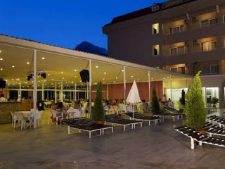 LARISSA PARK HOTEL