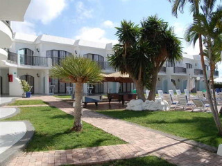 Las Buganvillas