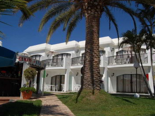 Las Buganvillas