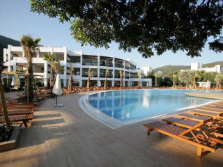 Latanya Park Resort (ex. Latanya Beach Resort)