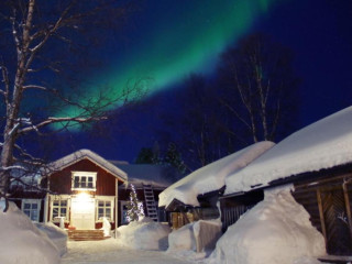 LAURI Historical Log House Manor