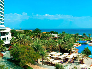 Le Meridien Al Aqah Beach Resort