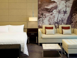 Le Meridien Al Aqah Beach Resort