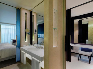 Le Meridien Dubai Hotel & Conference Centre