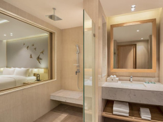 Le Meridien Khao Lak Resort & Spa