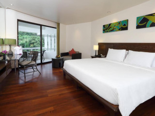 Le Meridien Phuket Beach Resort