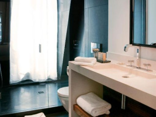 Le Metropolitan Paris Tour Eiffel, a Tribute Portfolio Hotel