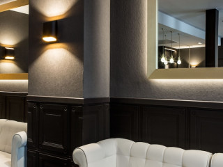 Le Parisis Hotel