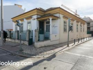 Le Penguin Hostel