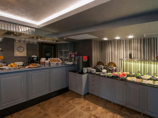 Le Petit Palace Hotel