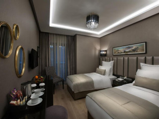 Le Petit Palace Hotel