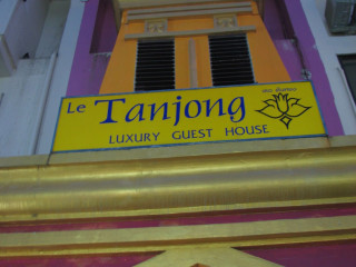 Le Tanjong House