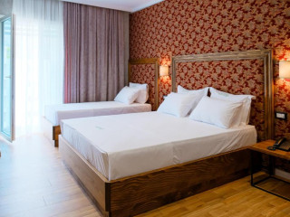 Ledina Hotel