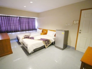 LEE PLACE PHATTHANAKAN CONDO