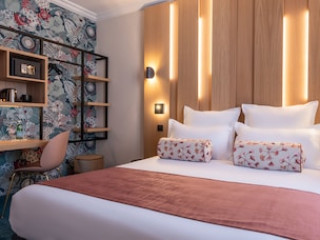 LEONARDO BOUTIQUE PARIS OPERA