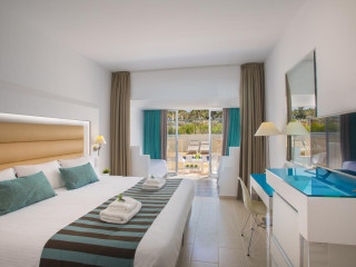 LEONARDO CYPRIA BAY