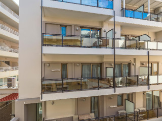 Leonidas Hotel & Apartments