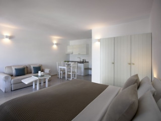 LEONIS SUMMER HOUSES