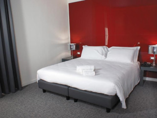 LEOPARDI BUSINESS HOTEL