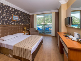 LETOILE BEACH HOTEL