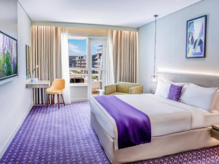 Leva Hotel and Suites, Opposite Downtown