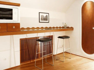 LHP SUITE POSILLIPO