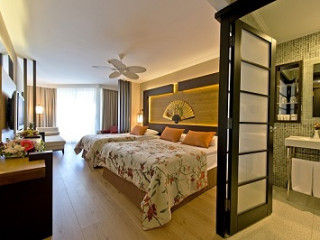 ALEXIUS BEACH HOTEL