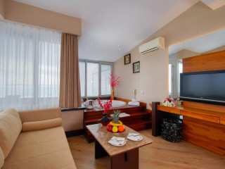 LIMAK LARA DE LUXE HOTEL