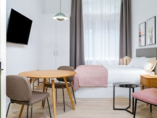 Limehome Madrid Calle Hurtado de Mendoza