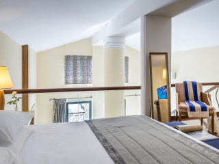 LINDIAN DREAM SEASIDE RESORT