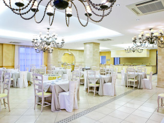 ADAMS HOUSE HOTEL
