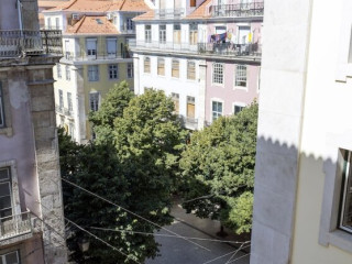 LISBON DOWNTOWN BY 262