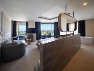 LIU RESORTS