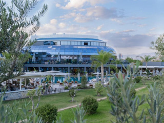 LIU RESORTS