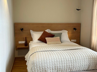 Living Yard Acropolis