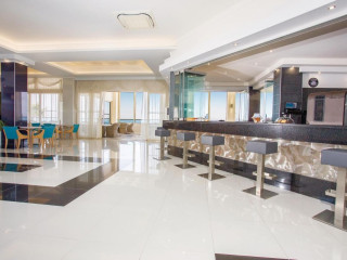 Grand Blue Beach Hotel