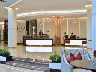 Movenpick Hotel si Formula 1 Grand Prix Ticket