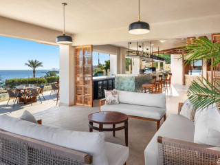 DoubleTree by Hilton Sharks Bay