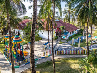 Prideinn Flamingo Beach Resort