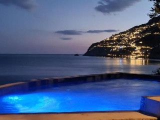 IMPERIAL PALACE HOTEL