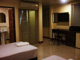 LODGE 61 BED & BREAKFAST